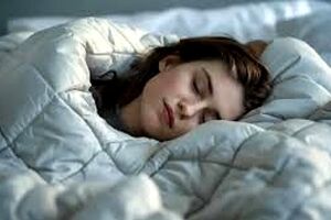 چرا باید با پتوی سنگین بخوابیم؟ پشت‌صحنه یک ترند جهانی