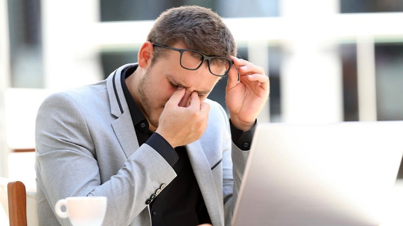 چند تمرین ساده برای کاهش خستگی چشم هنگام استفاده از صفحه نمایش
