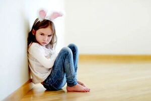 ۵ عادت اشتباه والدین که بچه را لجباز می‌کند