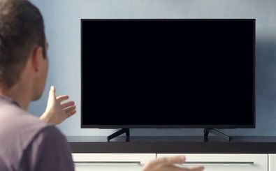 چرا تلویزیون صدا دارد ولی تصویر ندارد؟ بررسی دلایل و راه‌حل‌ها