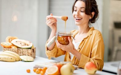 خوردن یک قاشق عسل قبل از خواب در بدن معجزه می کند