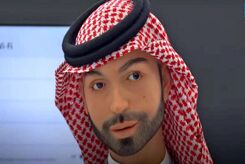 لمس نامناسب خبرنگار زن توسط اولین ربات انسان‌نمای مرد عربستان، جنجال‌ساز شد