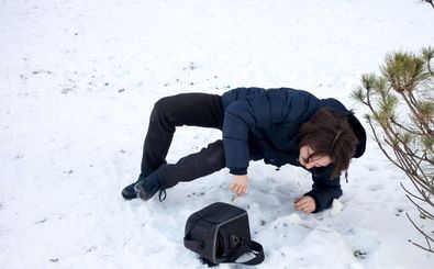 یک نظریۀ جدید دربارۀ علت «لغزنده بودن یخ» 