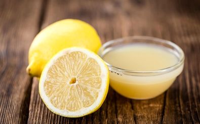 ۱۰ معجزۀ «آب‌لیمو» برای تمیز کردن آشپزخانه 