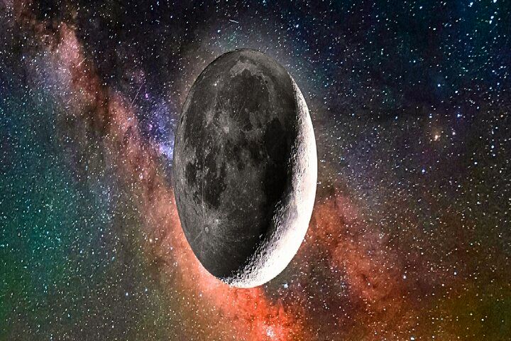 ماه در حال فرار کردن از زمین است/ ویدئو