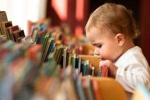 اختلالات تکاملی کودک را به موقع شناسایی کنید/توان نشستن بدون کمک در ۹ ماهگی