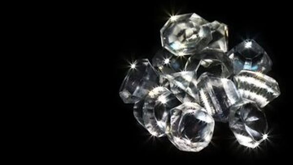 چطور الماس می‌تواند به تشخیص سرطان سینه کمک کند؟
