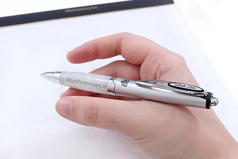 چرا بیشتر انسان‌ها راست‌دست‌ هستند؟