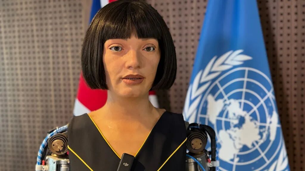 ربات نقاش، بزرگ‌ترین نگرانی‌های عصر حاضر را گوشزد می‌کند