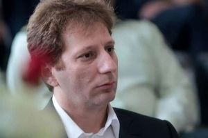 درگیری توییتری میان میثم ظهوریان و بابک زنجانی بر سر وضعیت بدهی نفتی و بانک آینده 