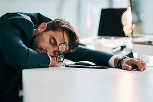 چرا بدون کار کردن هم خسته‌ایم؟/ بیماری پنهان عصر جدید