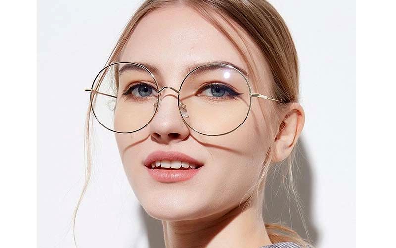 عینک طبی زنانه برای صورت گرد
