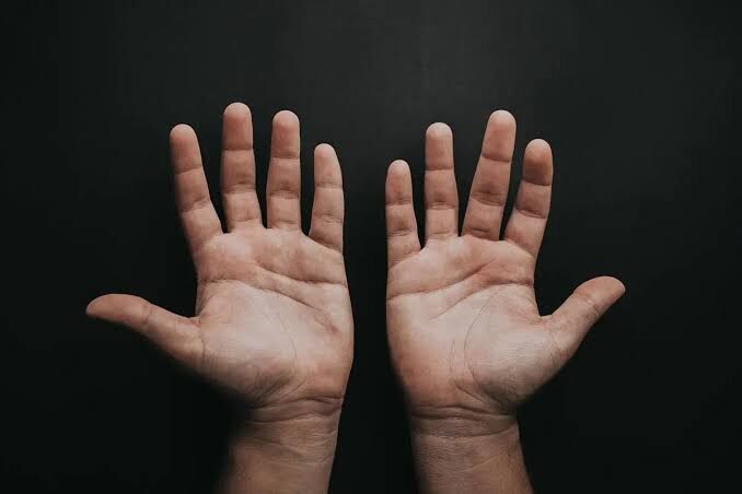 چرا پنج تا انگشت شبیه هم نیستند؟ 
