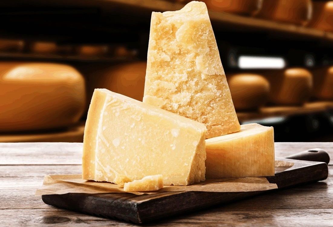 ۱۰ ماده غذایی که بیشتر از «شیر» کلسیم دارند 