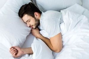 فکر کردن به 3 اتفاق خوب روزانه، پیش از خواب، کیفیت زندگی را بهبود می‌دهد