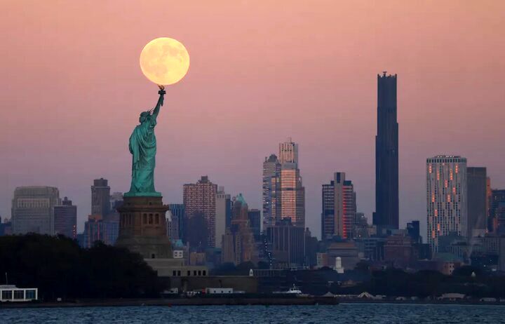 زیباترین تصاویر از اولین ابرماه سال ۲۰۲۵