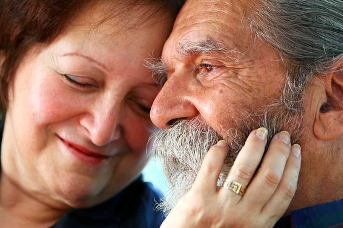 آیا عشق‌های میانسالی واقعا عمیق‌ترند؟