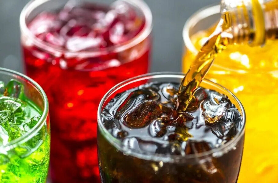 مصرف روزانه نوشیدنی‌های دارای شکر می‌تواند ریسک سرطان معده را افزایش دهد