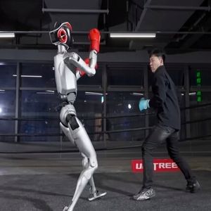 مبارزه یک ربات انسان‌نما با سازنده‌اش