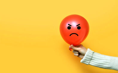 زنان با افزایش سن خشم را بیشتر احساس می‌کنند و کمتر بروز می‌دهند