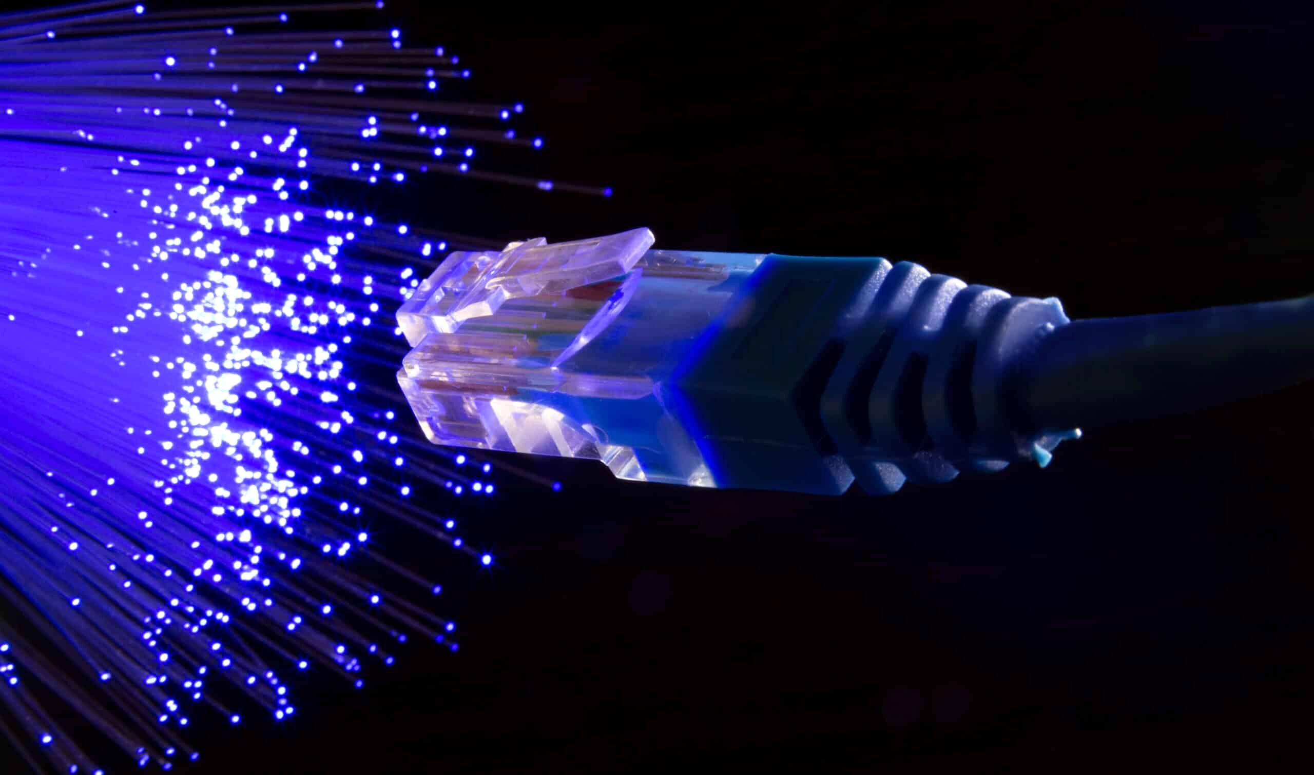 تفاوت اینترنت فیبرنوری با اینترنت ADSL و اینترنت پوینت تو پوینت (P2P)  
