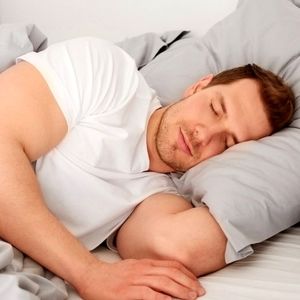 به پشت یا به پهلو؛ چطور باید بخوابیم؟ 