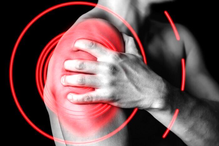 آیا سرما باعث درد شانه می‌شود؟/ شانه یخ‌زده چیست؟/ این درد درمانی دارد؟